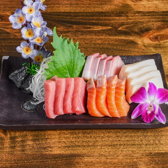 Medium Sashimi Platter.